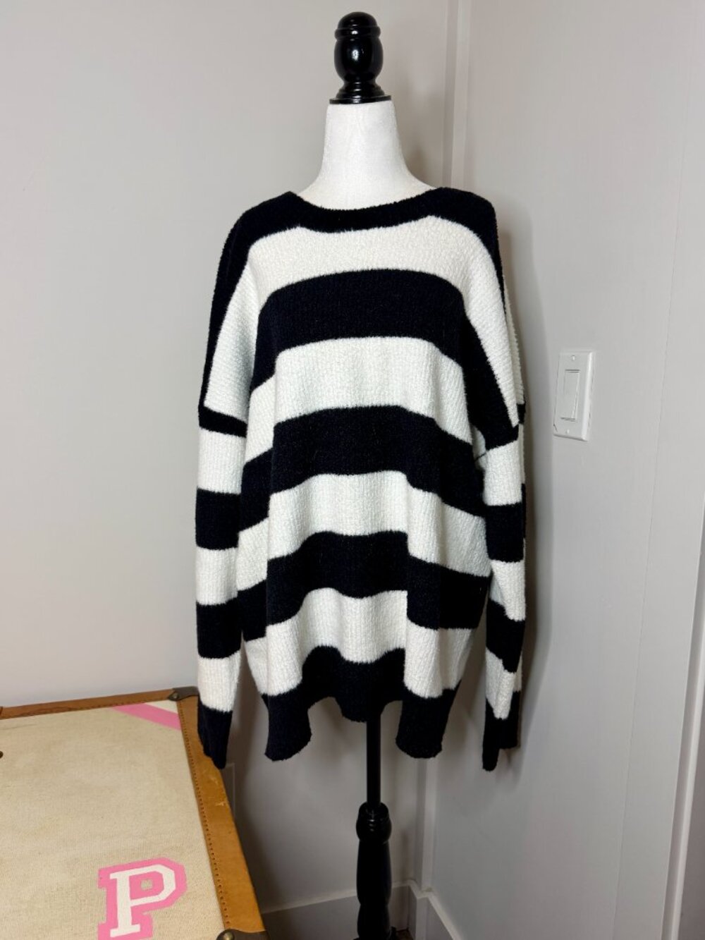🤍🖤 Show Me Your Mumu Hometown Tunic Sweater L Black White Striped Knit
